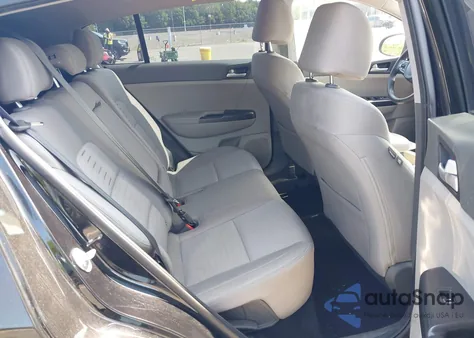 2018 Kia Sportage Lx z USA, uszkodzony, nr VIN KNDPM3AC2J7463845